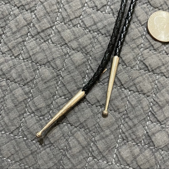 Bear claw bolo tie - Picture 4 of 5